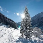 Alpine With Dream View & Garden Feeling Nyaraló Oberau